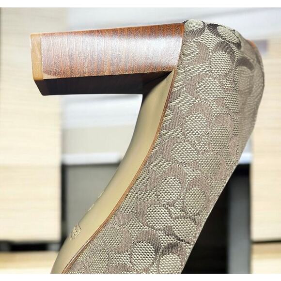 Y2K Coach J056 Malorie Signature Jacquard Pump – Size 8B - Picture 8 of 9